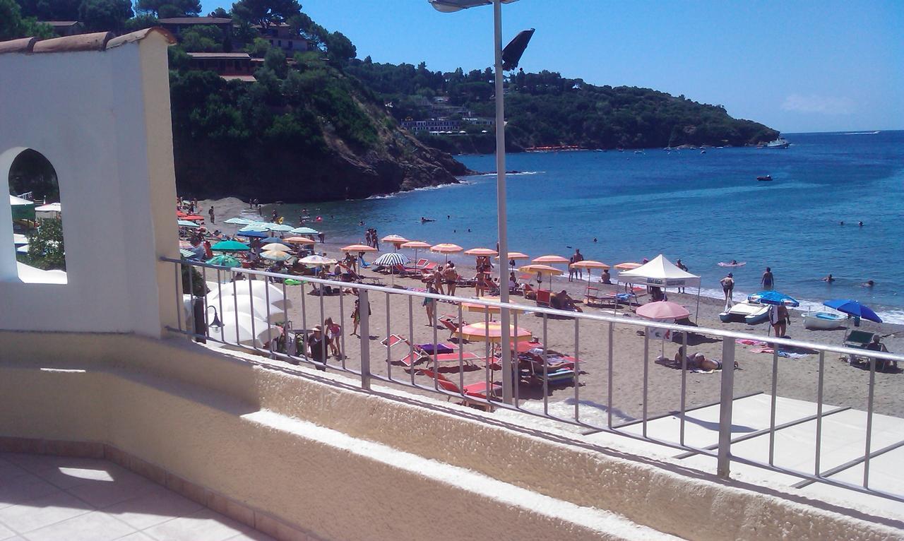 Albatros Aparthotel Capoliveri Kültér fotó
